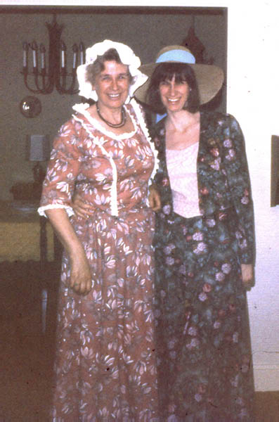 1976-06 008 Westbury-Mom & Anna in costume