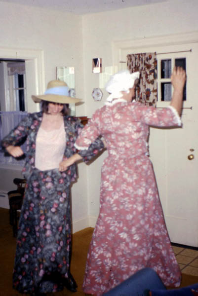 1976-06 009 Westbury-Anna & Mom dancing in costume